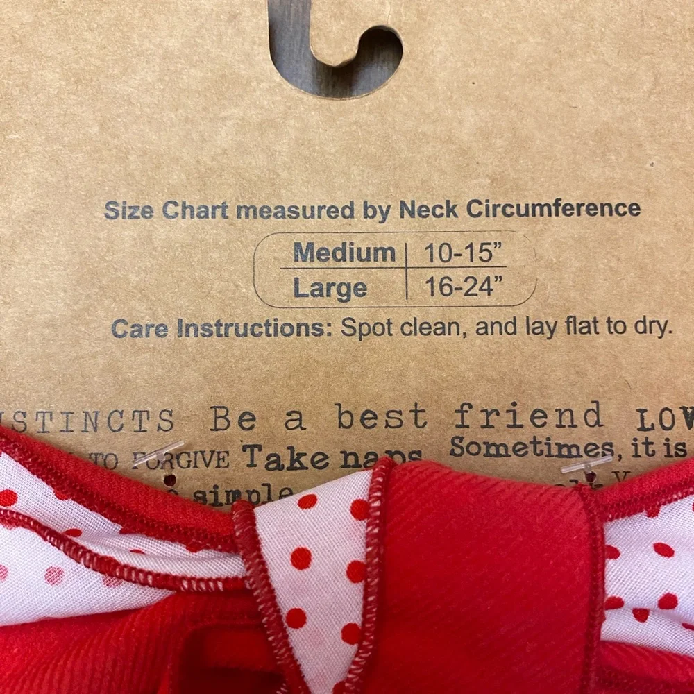 New and never worn Valentines dog nexk bandana size Medium 10-15 inches